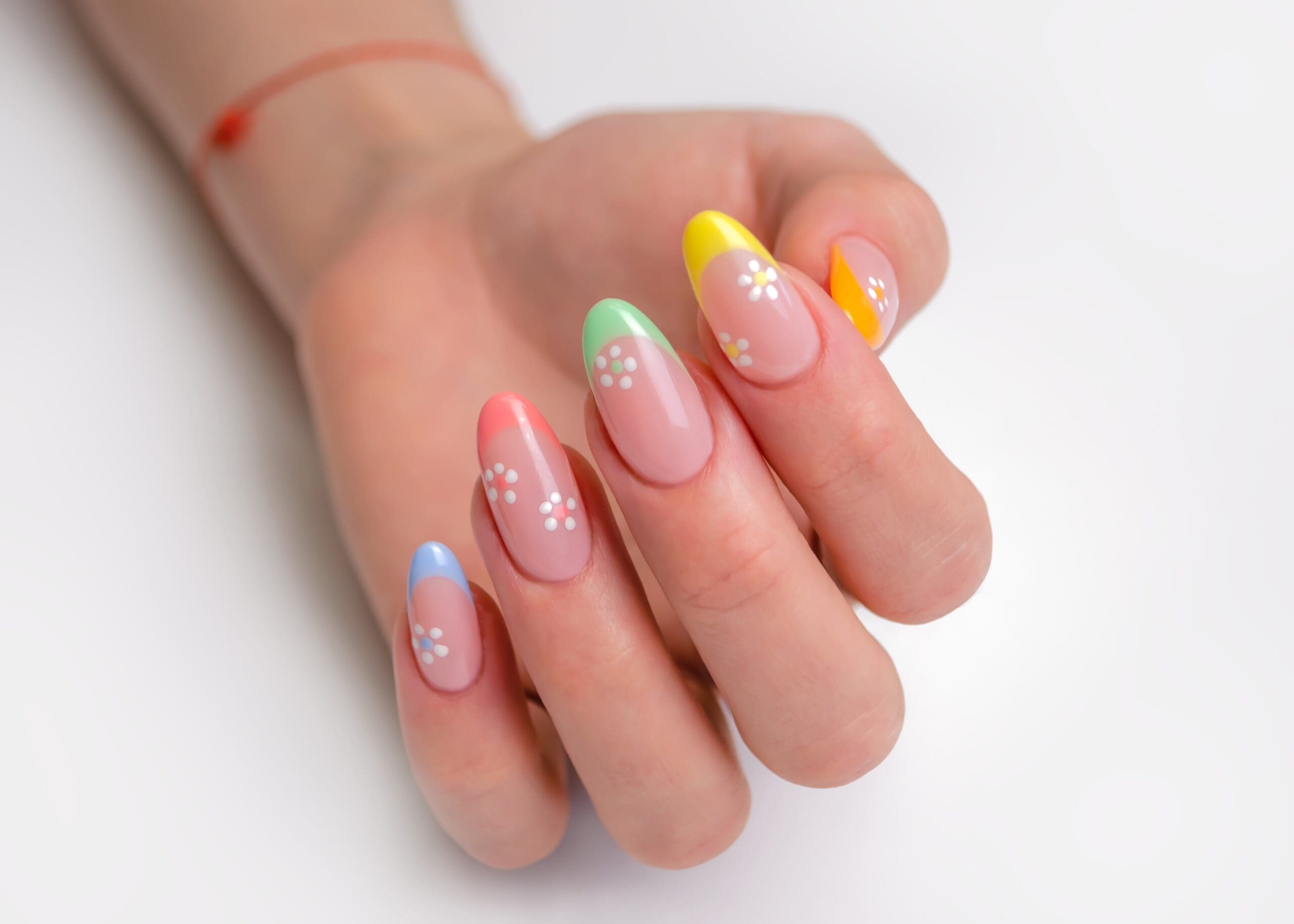 diseño uñas primavera manicura con flores